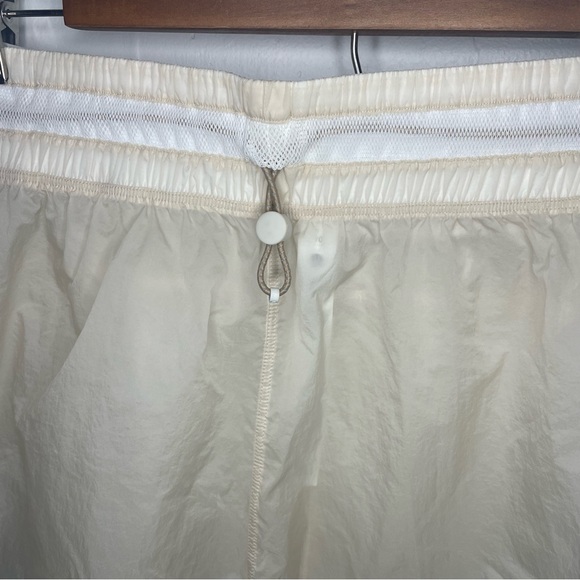 Lululemon Step Out High Rise Short 3" Traslu Water-Resistant Fabric - Picture 7 of 14